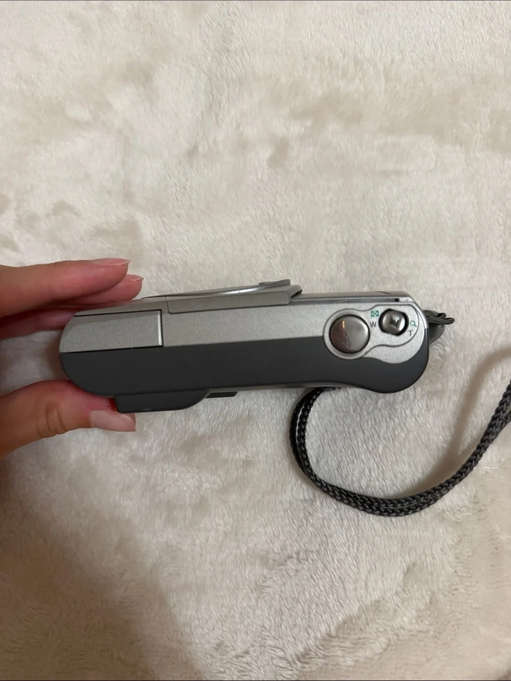 Olympus Silver Compact Point-and-Shoot Digital Camera D-520 Zoom